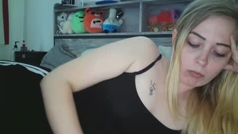 Snapshot of haileyakuma69 chatting on September 25, 10:28 pm Hailey and d online show from September 25, 10:28 pm