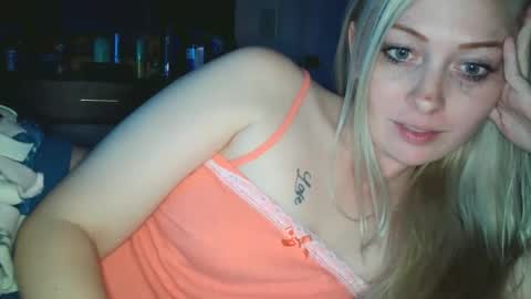 Snapshot of haileyakuma69 chatting on October 5, 4:21 am Hailey and d online show from October 5, 4:21 am