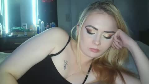 Snapshot of haileyakuma69 chatting on February 5, 7:18 am Hailey and d online show from February 5, 7:18 am