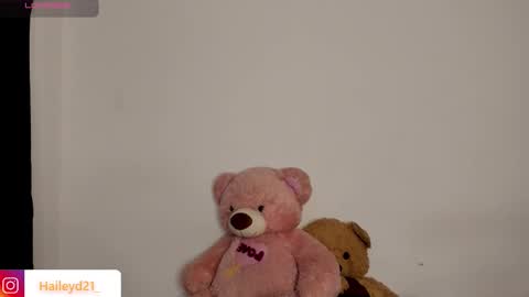 Hailey online show from March 29, 3:46 pm