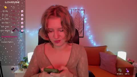 Snapshot of haileyfoxy chatting on October 6, 9:16 am Hailey online show from October 6, 9:16 am