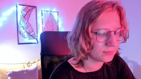 Hailey online show from November 17, 9:23 am