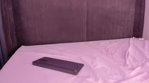 Snapshot of haily_b chatting on March 7, 12:04 am Haily online show from March 7, 12:04 am