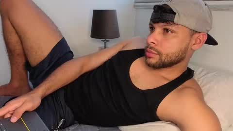 Independent       model  online show from November 9, 6:32 pm