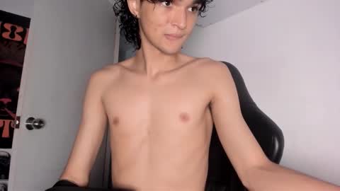 Snapshot of halan_jr chatting on October 13, 12:45 am halan online show from October 13, 12:45 am