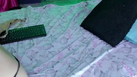 haleyreyes online show from December 16, 1:43 pm