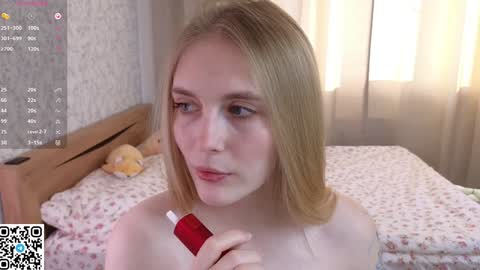 Snapshot of halie_cross chatting on January 12, 6:06 am Nellie online show from January 12, 6:06 am