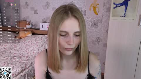 Snapshot of halie_cross chatting on December 9, 5:40 am Nellie online show from December 9, 5:40 am