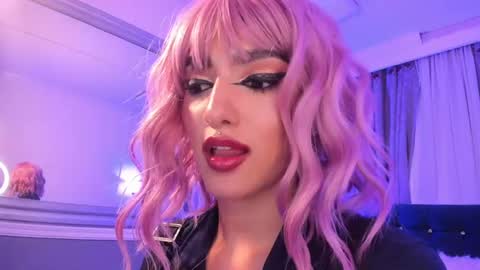 Halls Red online show from December 4, 12:13 am