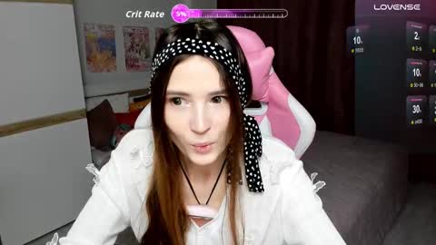 Hana online show from December 3, 1:45 pm