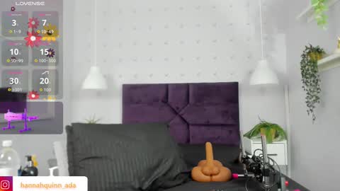 hanaahquinn online show from October 31, 11:54 am