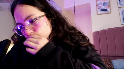 hanabie_ online show from April 28, 3:11 am