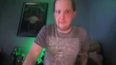 hand_banana_420 online show from April 2, 7:54 pm