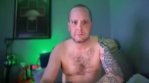 hand_banana_420 online show from April 22, 4:41 am