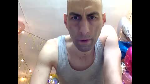 HandsomeAlfie online show from May 16, 1:46 am