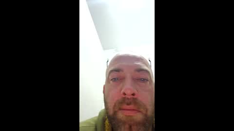 Snapshot of handzzz chatting on January 8, 2:46 pm handzzz online show from January 8, 2:46 pm