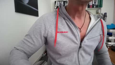 hanky online show from February 17, 2:16 pm