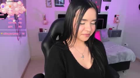 hanna  online show from December 4, 11:26 pm