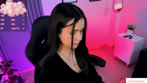 hanna  online show from April 7, 10:06 am