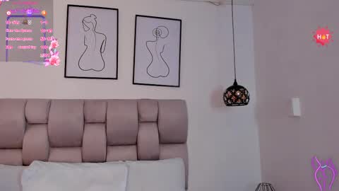 hanna__evans_ online show from November 19, 11:53 am