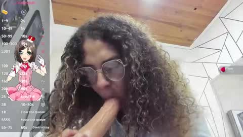 Snapshot of hanna_corne chatting on December 11, 11:41 am HANNA online show from December 11, 11:41 am