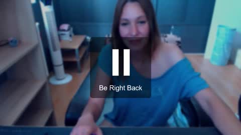 hanna_ha online show from June 4, 1:28 pm