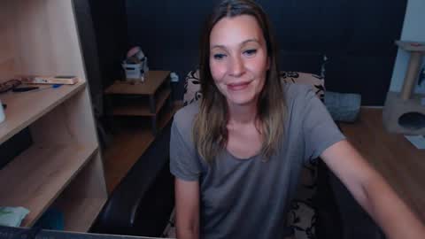 hanna_ha online show from June 19, 7:31 pm