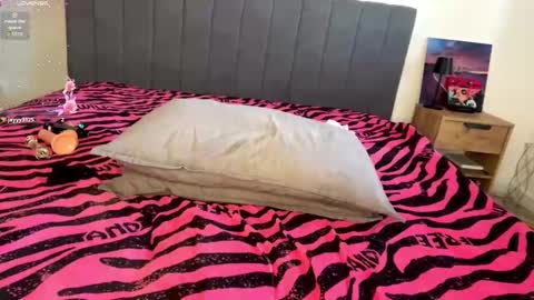 hanna_r_o_s_e online show from March 6, 8:35 am