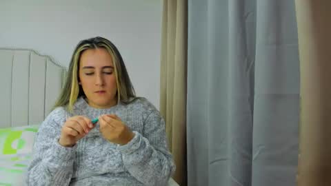 Hanna online show from April 24, 1:51 am