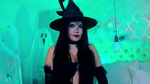 Hanna Brunn  online show from October 31, 2:01 am