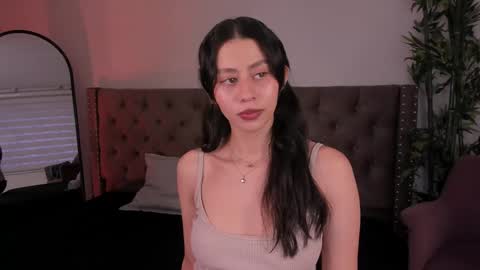 Hannah online show from February 14, 9:21 pm