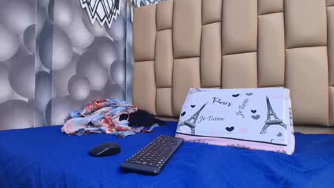 Snapshot of hannah_teehn chatting on October 6, 7:20 pm hannah_teehn online show from October 6, 7:20 pm