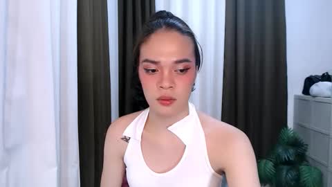 HANNAH online show from May 13, 6:17 pm