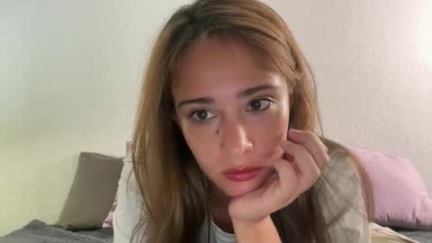 Snapshot of hannahinto chatting on September 16, 2:53 pm hannahinto online show from September 16, 2:53 pm