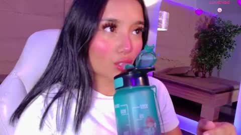 hannahmonttgomery  Help me reach 100 Hands up online show from July 10, 5:39 pm