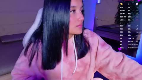 hannahmonttgomery  Help me reach 100 Hands up online show from June 23, 4:57 pm