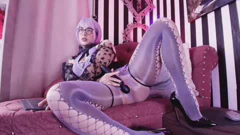 FOLLOW ME INTA MOONXMAFE online show from February 13, 11:30 pm