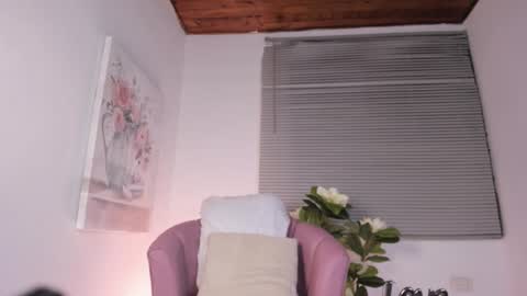 hannamin online show from March 8, 1:04 pm