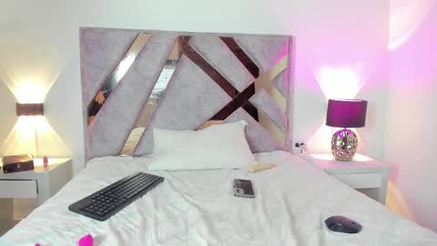 hannarodrigueez online show from March 8, 2:04 am