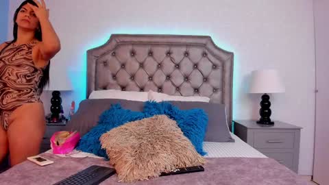 Hanna Slone online show from February 1, 10:05 am