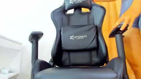 Snapshot of hans_fox03 chatting on January 23, 11:15 pm Hans online show from January 23, 11:15 pm