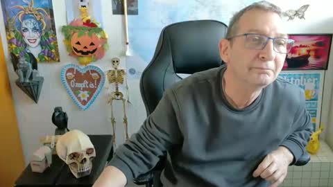 charly online show from October 2, 11:09 am