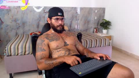 hanz_col online show from April 10, 2:44 pm