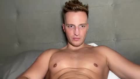 Snapshot of hanzlagerfelt chatting on October 26, 8:08 pm hanzlagerfelt online show from October 26, 8:08 pm