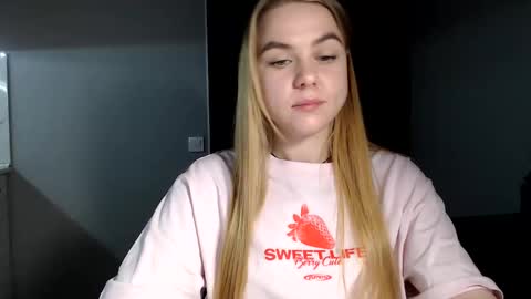 happy_fox_ online show from January 28, 8:26 pm