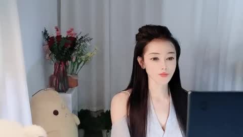 Daisy online show from May 5, 10:37 pm