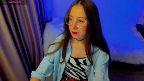 Stephanie online show from March 8, 7:29 pm