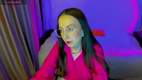 Stephanie online show from February 14, 8:00 pm