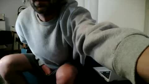 Chris online show from October 5, 4:14 pm