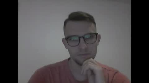 hardboylovemilfmoom online show from December 2, 1:31 pm